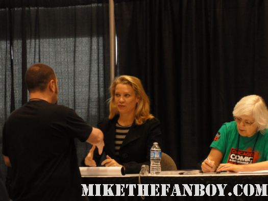 Laurie Holden (The X-Files, The Walking Dead ) chicago comic con c2e2 san diego comic con 2011 rare signed autograph