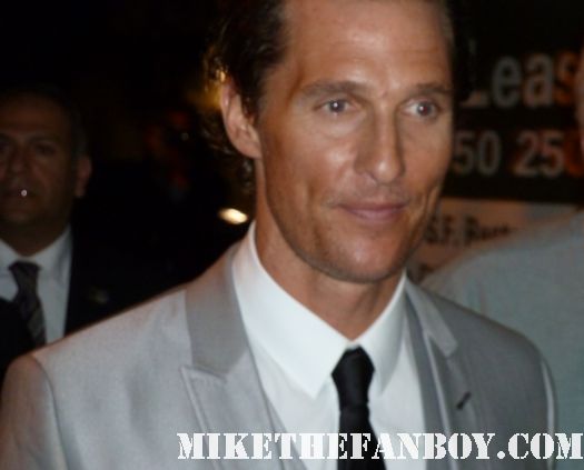Matthew McConaughey sexy hot rare walking over to fans at the lincoln lawyer premiere suit tie fucking hot rare beach boy dazed and confused