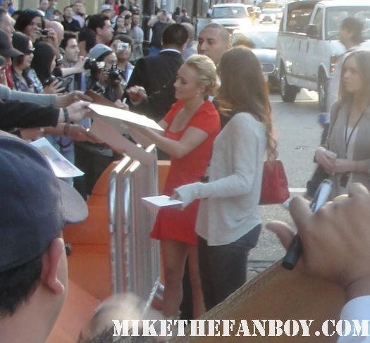 hayden panettiere scream 4 heroes world premiere signed autograph rare hot sexy cheerleader kirby reed