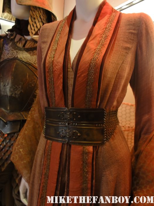 hbo promo and costume display for game of thrones rare lena headey outfit costume rare prop worn sarah connor