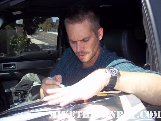 hot sexy paul walker photo shoot rare fast and furious autograph signed hot shirtless promo rare fast five bicep workout 