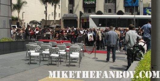 the crowd at simon fuller's walk of fame star ceremony rare signed autograph jennifer lopez victoria beckham rare signed autograph hot sexy rare