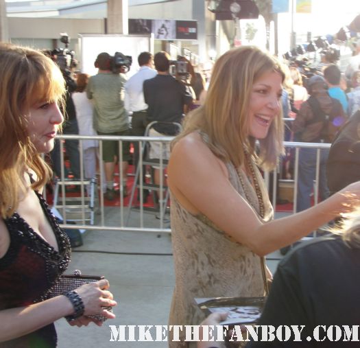 Annie Fitzgerald and  Stephanie Erb signing autographs for fans at the true blood season 4 world premiere red carpet rare promo poster true colors premiere rare fangtasia promo sign autographs