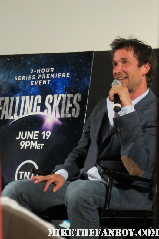 TNT's falling skies review with q and a by E/R star noah wyle rare promo hot sexy series sci fi rare promo signed autograph Tom Mason Dr. John Carter / John Carter