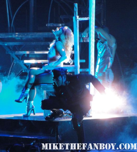 britney-spears-live-in-concert-staples-center-june-20th-2011-femme-fatale-tour-hot-sexy-rare hot sexy promo live in concert photos