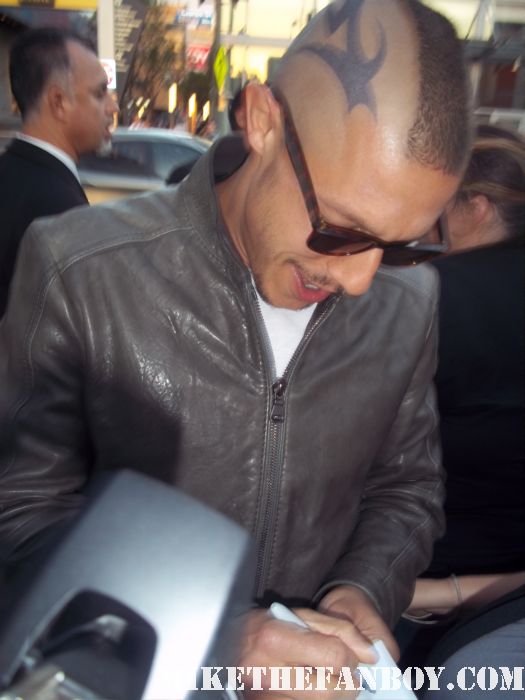 sons of anarchy star theo rossi signs autographs for fans at the drive world movie premiere rare hot sexy mohawk rare ron perlman cult