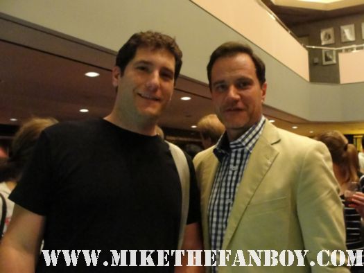 white collar and carnivalle star tim dekay posting for a fan photo with mike the fanboy rare signed autograph promo q and a 