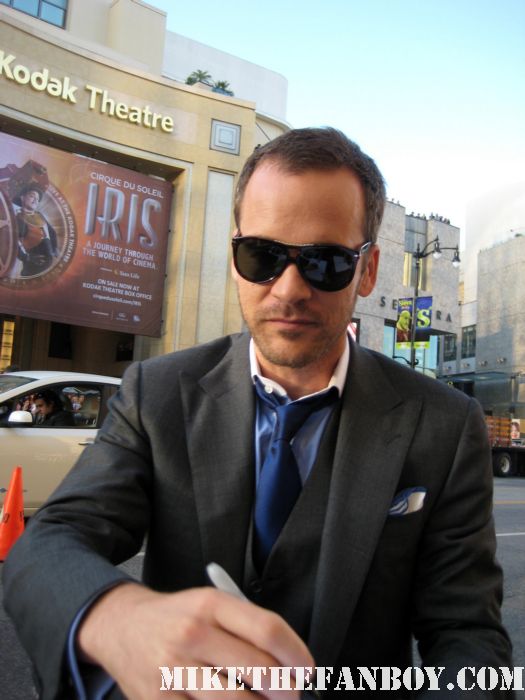 Peter Sarsgaard signs autographs for fans at the green lantern world movie premiere autograph signed hot sexy orphan skeleton key creepy rare hot photo shoot promo