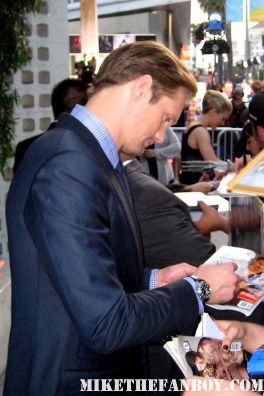 alexander skarsgard eric northman signing autographs at the true blood season 4 world premiere hot sexy rare promo poster mike the fanboy rare sexy vampire