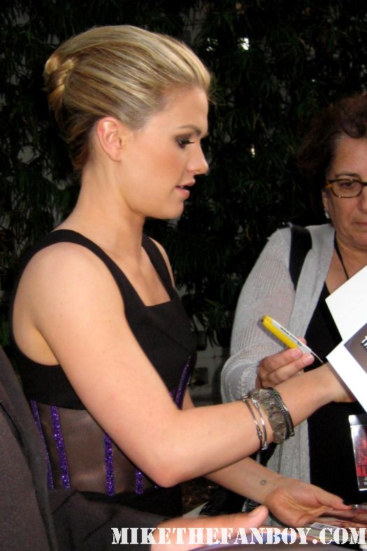anna paquin sookie stackhouse signing autographs at the true blood season 4 world premiere hot sexy rare promo poster mike the fanboy rare sexy vampire