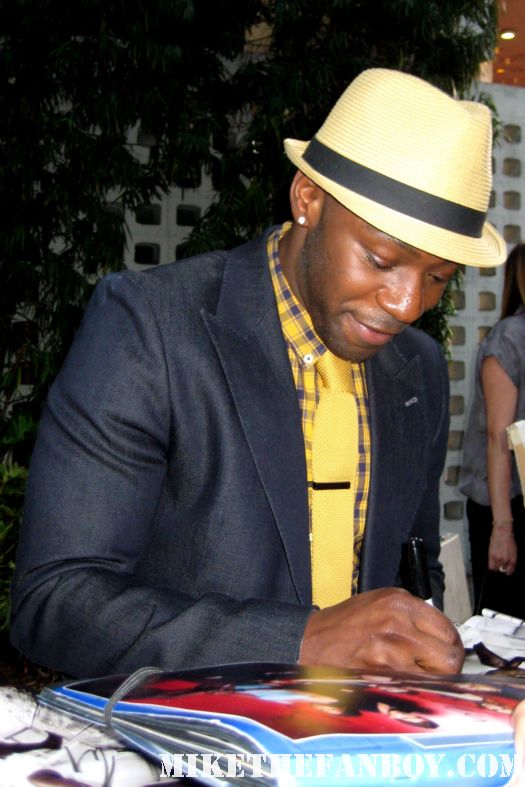 nelsan ellis lafayette signing autographs at the true blood season 4 world premiere hot sexy rare promo poster mike the fanboy rare sexy vampire