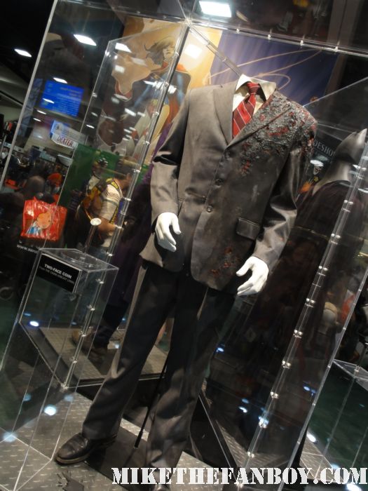 the dark knight rare promo two face prop costume on display at san diego comic con 2011 sdcc 2011 rare promo christopher nolan aaron eckhart