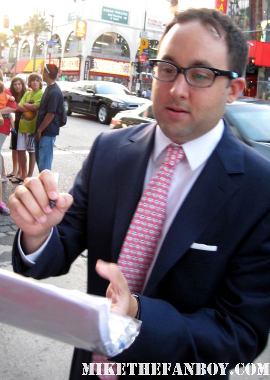 P.J. Byrne signing autographs for fans at the world movie premiere of Final destination 5