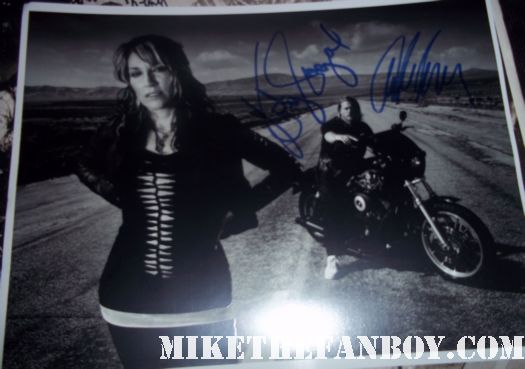 the sons of anarchy season 4 world premiere with katey sagal Emilio Rivera Theo Rossi CHARLIE HUNNAM charlie hunnam hot and sexy looking sexy signing autographs for fans sexy shirtless rare hot charlie hunnam sons of anarchy signed autograph promo poster rare