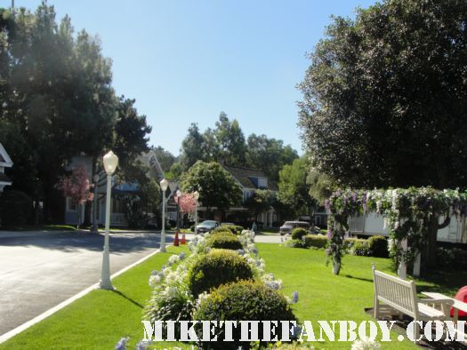 The view from the end of wisteria lane down to the end of the street desperate housewives set visit rare 