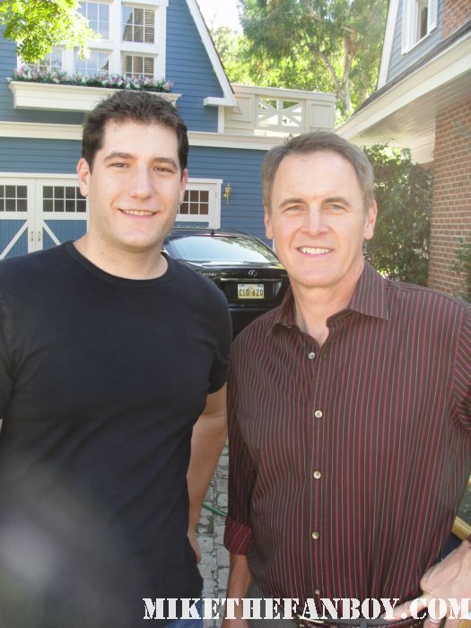 mike the fanboy with mark moses on the set of desperate housewives taking a quick fan photo autographs