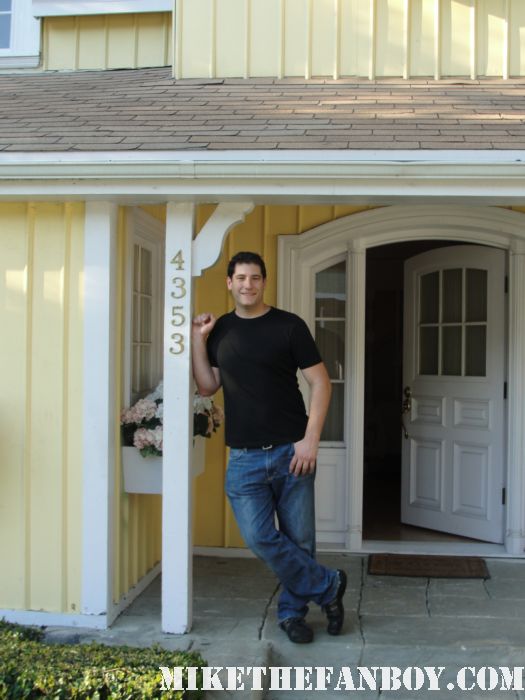 on the set of desperate housewives on wisteria lane at teri hatcher's house susan mayer
