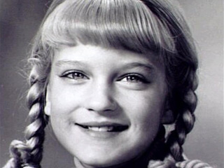 rare susan olsen cindy brady press photo from the brady bunch 1960's astroturf sitcom the youngest one in curls