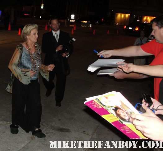 raising hope and facts of life star cloris leachman signs autographs for fans at the fox emmy after party  2011 fox emmy awards show after party in west hollywood with lea michele julie bowen ty burrell eric stonestreet ariel winter david borenaz