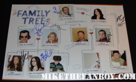 modern family signed autograph circus cast photo at the beach rare ed o'neil ty burrell sarah hyland julie bown ariel winter modern family star ariel winter signs autographs for fans the fox 2011 emmy afterparty rare sarah hyland signed autograph for fans at the fox 2011 emmy afterparty the 2011 emmy awards fox party raising hope and facts of life star cloris leachman signs autographs for fans at the fox emmy after party  2011 fox emmy awards show after party in west hollywood with lea michele julie bowen ty burrell eric stonestreet ariel winter david borenaz 