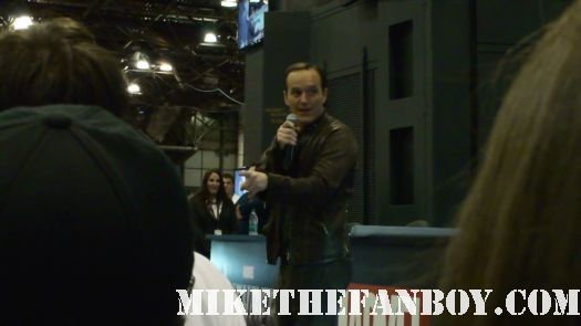clark gregg introducing cobie smulders at the new york comic con rare promo hot sexy agent colson the crowd gathered around the marvel booth at new york comic con 2011 The avengers booth at new york comic con 2011 iron man captain america rare promo booth san diego signings prop and costumes