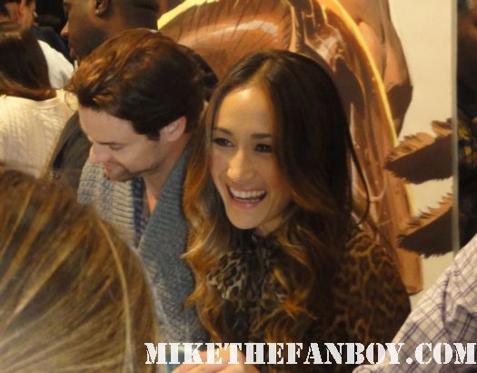 sexy shane west and maggie q sign autographs for fans at nycc comic con rare promo nikita Eddie Kitsis and Adam Horowitz signing autographs for once upon a time abc show review rare ginnifer goodwin rare promo hot sexy
