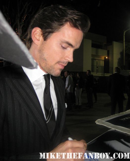 matt bomber from white collar signing autographs for fans at the in time prop car costume rare the in time world movie premiere with amanda seyfried justin timberlake matt bomer johnny galecki hot sexy rare promo sex fine abs