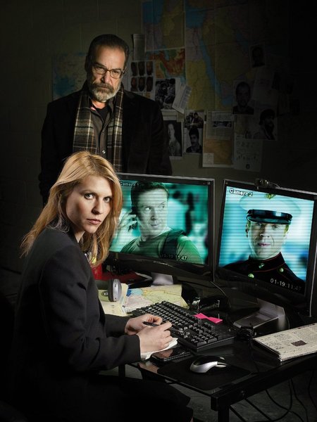 Claire-Danes-and-Damian-Lewis-in-Homeland-600x304 showtime's homeland promo press poster one sheet artwork rare claire danes mandy patinkin rare sexy hot promo press still