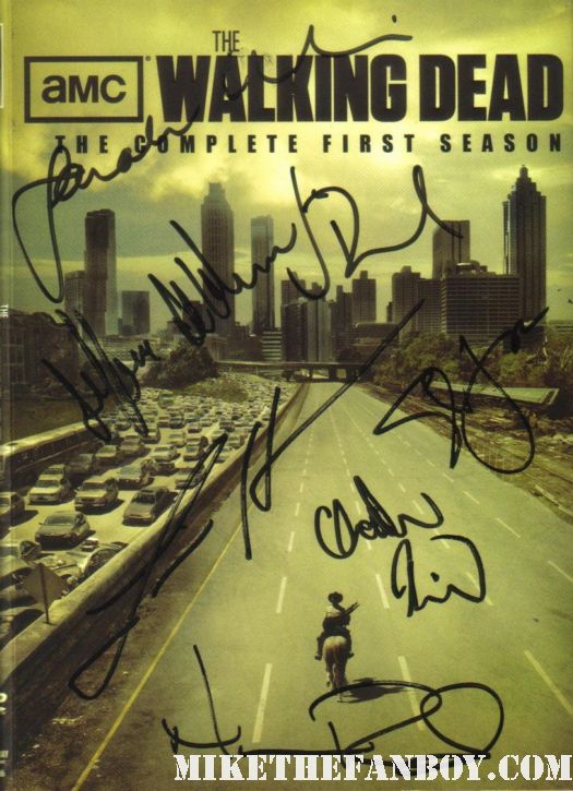 the walking dead season 1 rare cast signed autograph dvd sleeve rare promo Jon Bernthal! Sarah Wayne Callies! Laurie Holden! Jeffrey DeMunn! Steven Yeun! Chandler Riggs! Norman Reedus!