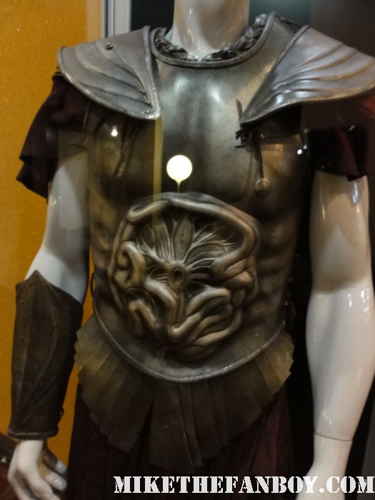 henry cavill rare costume and prop display from the immortals rare shield crest hot sexy superman 