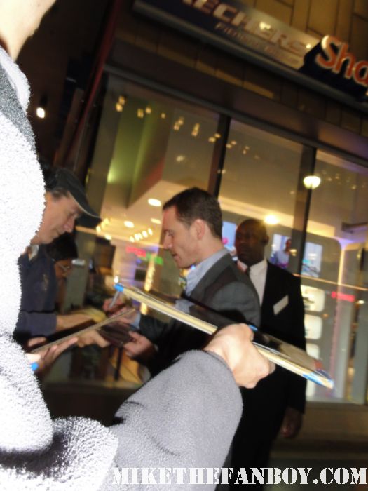 hot sexy michael fassbender signs autographs for fans at AFI's screening of shame rare promo hot sexy michael fassbender magneto