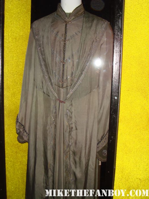 harry potter prop and costume display rare promo rare daily prophet newspaper harry potter and the deathly hallows Dumbledore's costume costumes