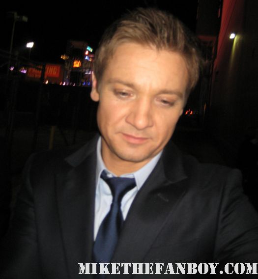 sexy jeremy renner looks hot while signing autographs for fans the avengers hawkeye mission impossible 4 photo shoot promo bourne