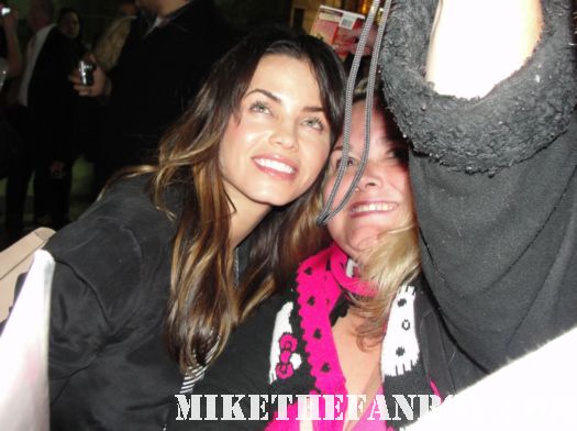 pinky getting a photo with JEnna Dewan tatum at the jimmy kimmel show in hollywood