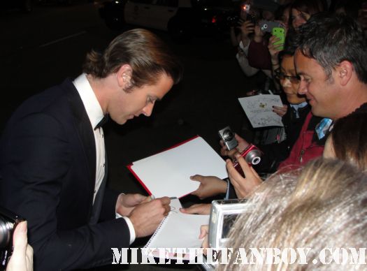 armie hammer signing autographs for fans at the sag awards hot and sexy prince charming the social network mirror mirror