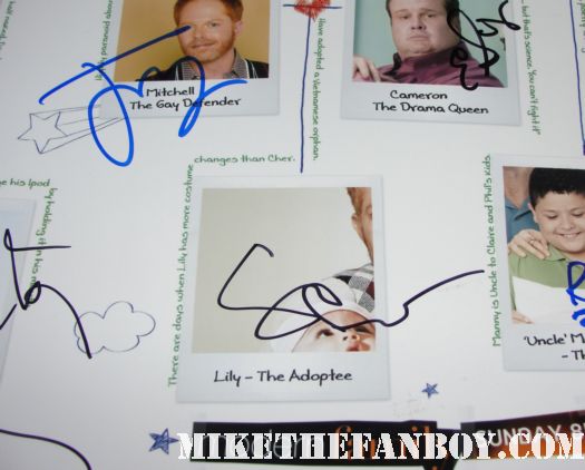 sofia vergara signed autograph promo modern family cast poster family tree rare hot jesse tyler ferguson ed oneil