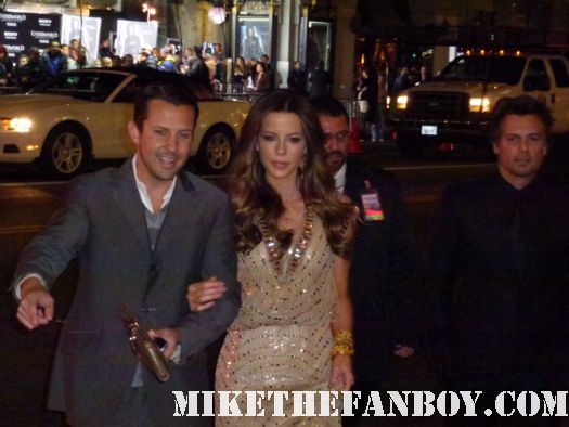 Sexy Kate Beckinsale arriving to the red carpet at the Underworld Awakening movie premiere rare hot sexy autograph signed 