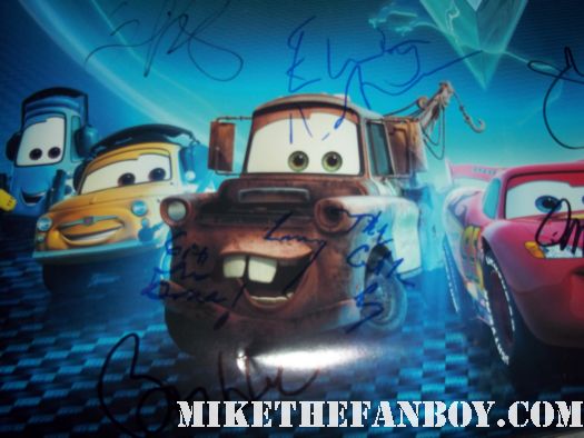 larry the cable guy stops to sign autographs outside the tonight show with jay leno hot rare cars 2 signed autograph promo mater