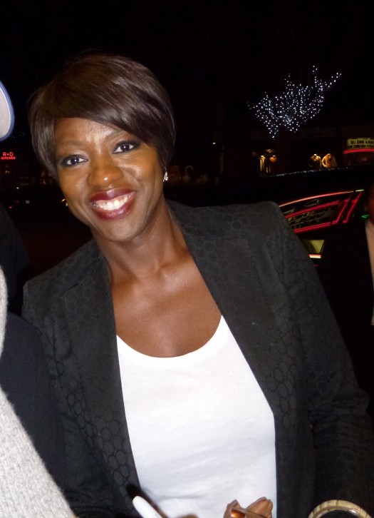 Viola Davis poses with a fan at a screening of the help at the aero theatre in santa monica ca signed autograph hot sexy rare doubt