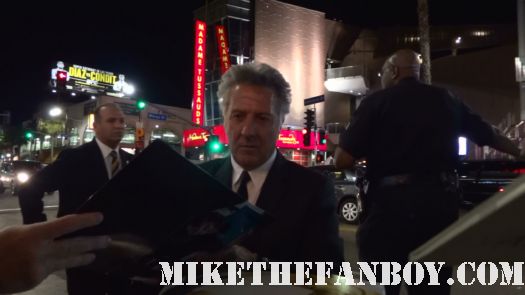Dustin Hoffman Signs Autographs for fans at the luck world premiere HBO horse racing series rare promo 