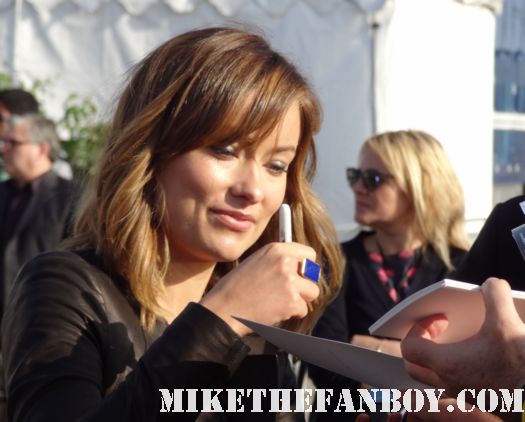 olivia wilde hot sexy signs autographs for fans at the Independent Spirit Awards 2012
