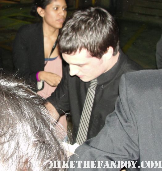 josh hutcherson from hunger games looking hot and sexy signing autographs for fans after jimmy kimmel live rare promo captain mal