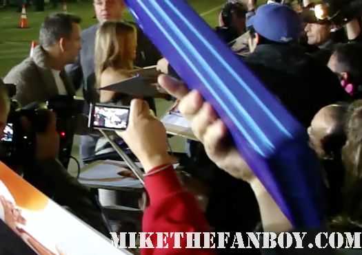 jennifer aniston signing autographs for fans at the wanderlust world movie premiere in westwood hot sexy rare 