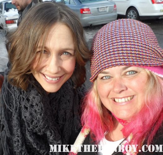 Vera farmiga posing for a fan photo with pretty in pinky at sundance 2012 source code up in the air rare promo