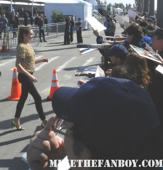 Shailene Woodley hot sexy signs autographs for fans at the  Independent Spirit Awards 2012 