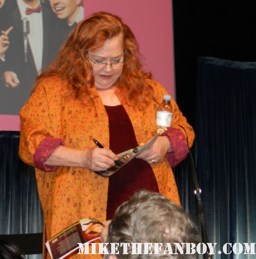 Conchata Ferrell signing scotty's mystic pizza laser disc at the paleyfest 2012 two and a half men panel rare 