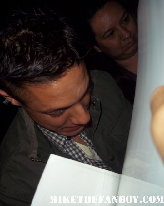 theo rossi signs autographs for fans at the sons of anarchy paleyfest 2012 panel in hollywood hot sexy rare