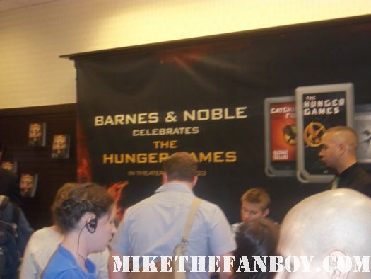 Hunger games book signing at the barnes and noble Liam Hemsworth, Alexander Ludwig, and Amandla Stenberg signing autographs rare promo sexy cato hot rare promo