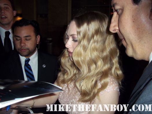 sexy amanda seyfried signing autographs at the Gone More premiere red carpet with amanda seyfried jennfer carpenter wes bentley autographs hot sexy photo shoot dexter