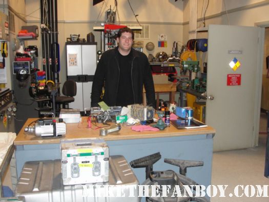 on the set of The Big Bang Theory in howard's office on the set rare promo hot mike the fanboy the big bang theory behind the scenes